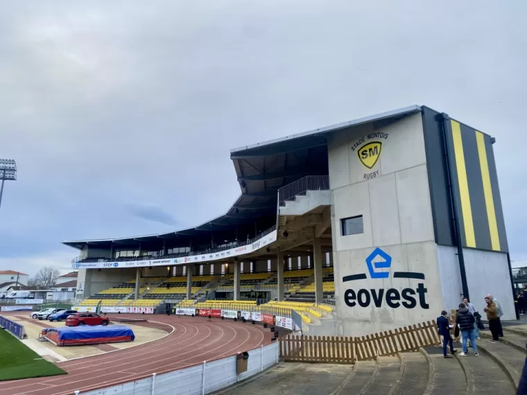 La tribune inaugurée du Stade Montois Rugby Pro D2.